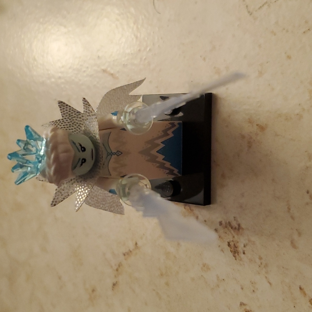 LEGO Collectible Series 16 Ice Queen minifigure